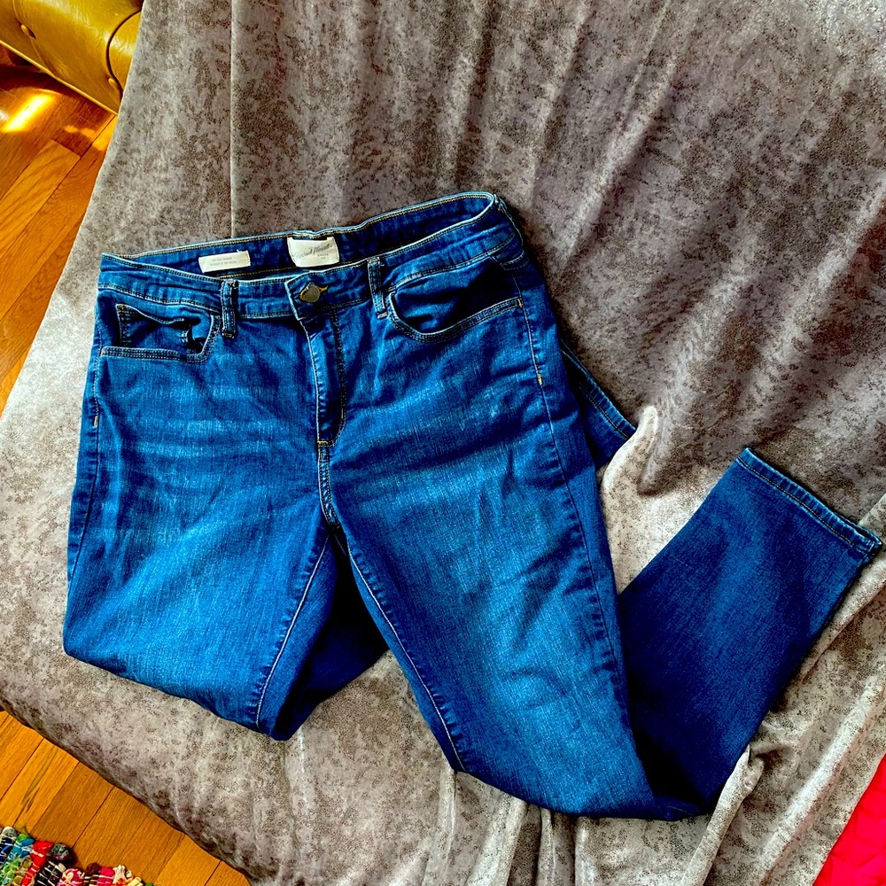 Universal Thread Size 14 Mid-Rise Skinny
